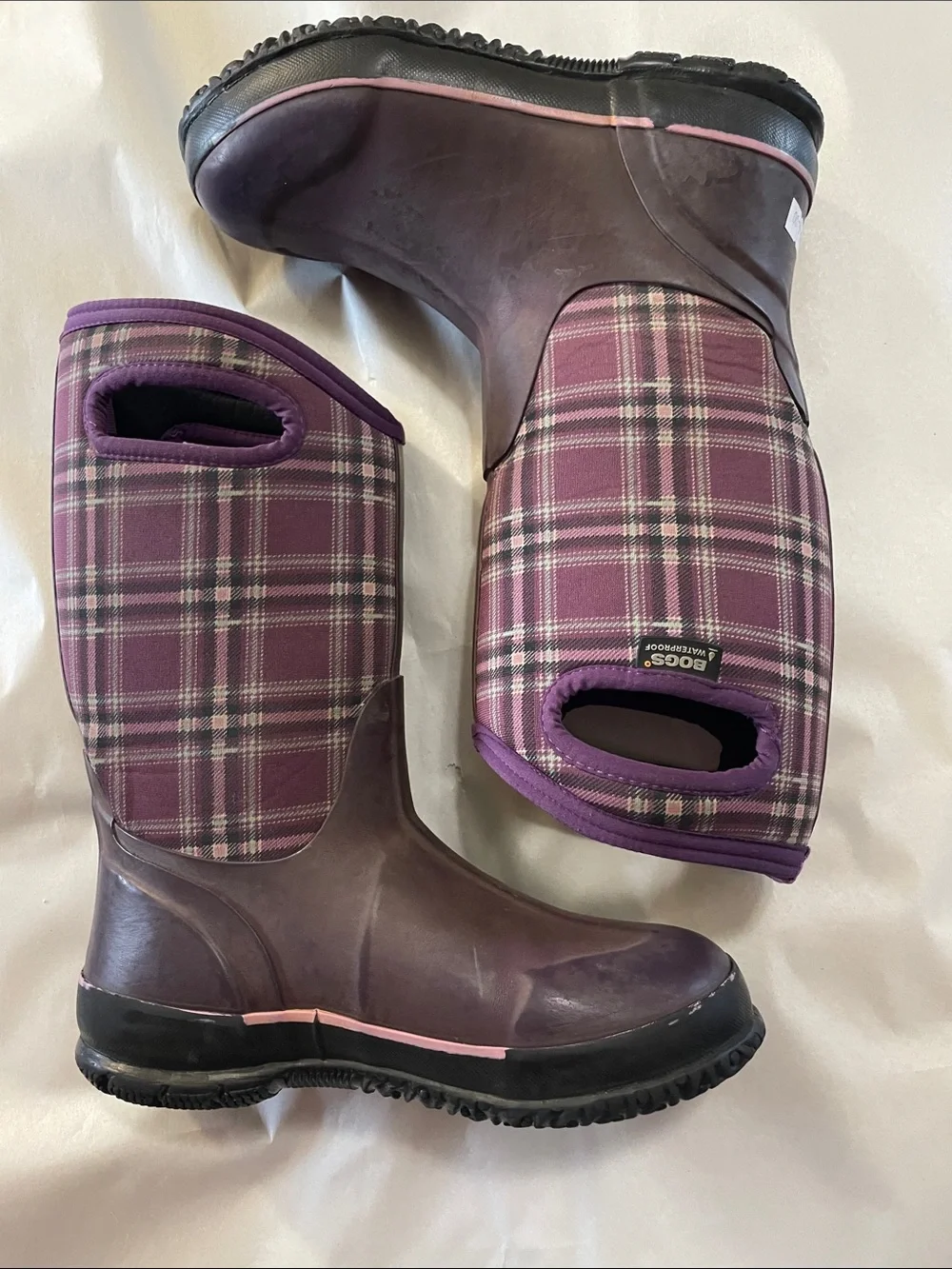 Bogs Youth Purple And Plaid Winter Boots. Good Condition. Size 4.